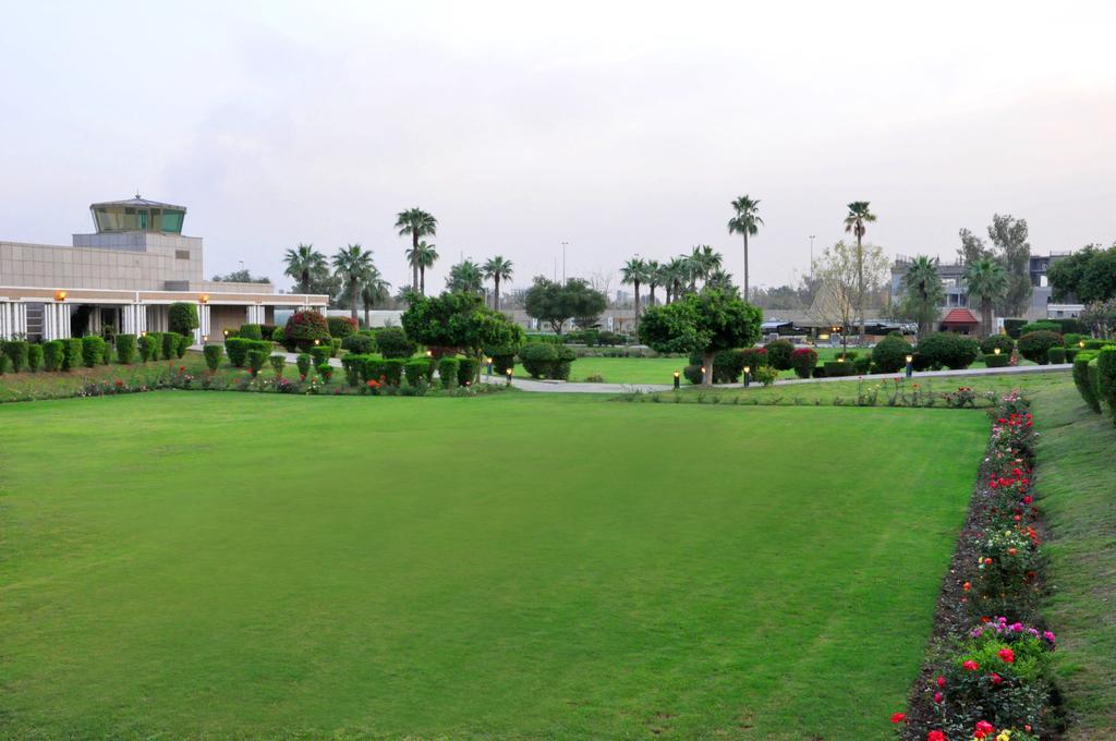 Royal Tulip Alrasheed Hotel Baghdād Exterior foto
